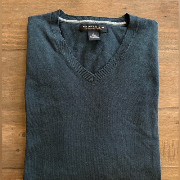 Banana Republic Silk Cotton Cashmere Vneck Sweater - Picture 1 of 1